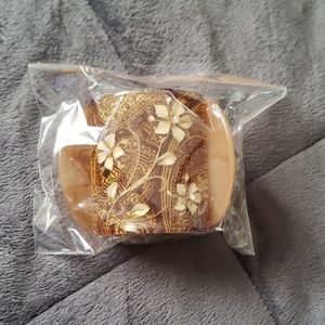 Gold floral hair clip
